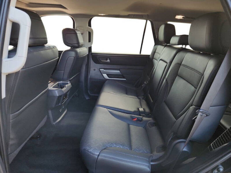 2024 Toyota Sequoia SR5