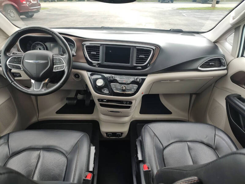 2019 Chrysler Pacifica Touring L