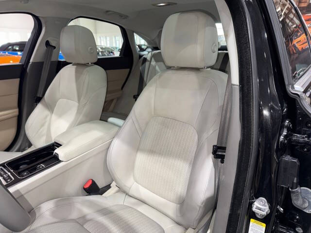 2016 Jaguar XF 35t Prestige