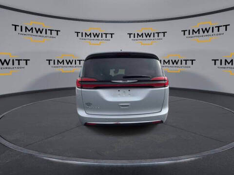 2024 Chrysler Pacifica Touring L