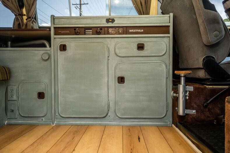 1982 Volkswagen Vanagon Camper