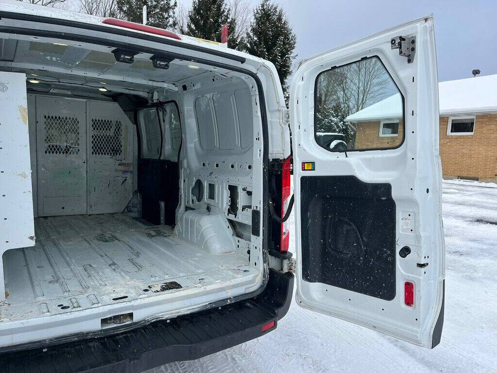 2017 Ford Transit 29