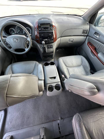 2004 Toyota Sienna XLE 7 Passenger