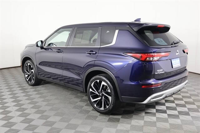 2023 Mitsubishi Outlander SE