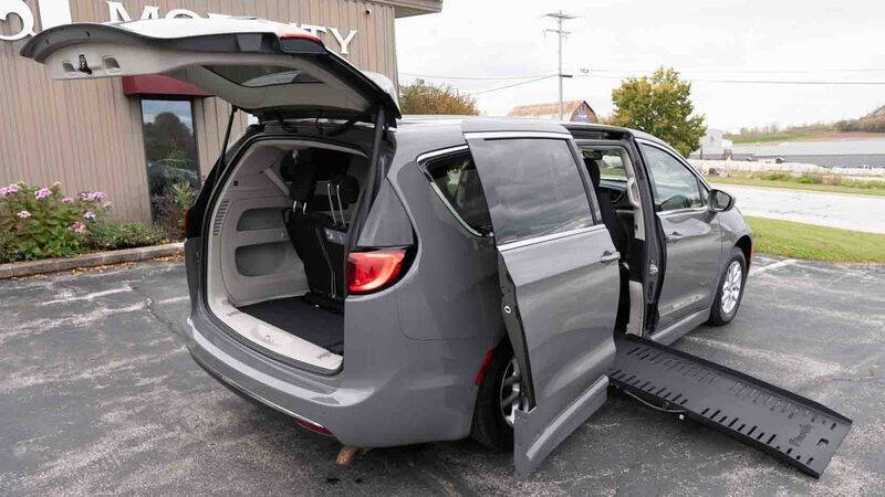 2020 Chrysler Pacifica Touring