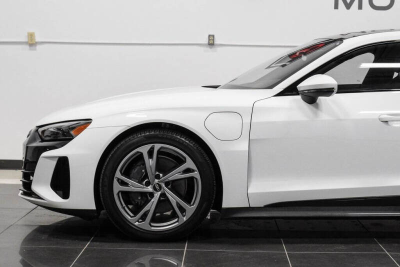 2022 Audi e-tron GT quattro Premium Plus