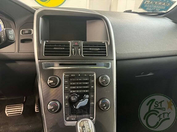 2013 Volvo XC60 T6 R-Design Platinum