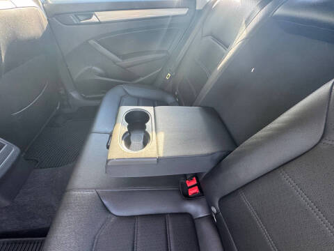 2015 Volkswagen Passat 1.8T Limited Edition