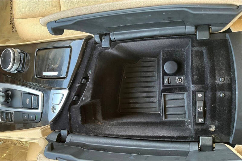 2015 BMW 5 Series 528i xDrive