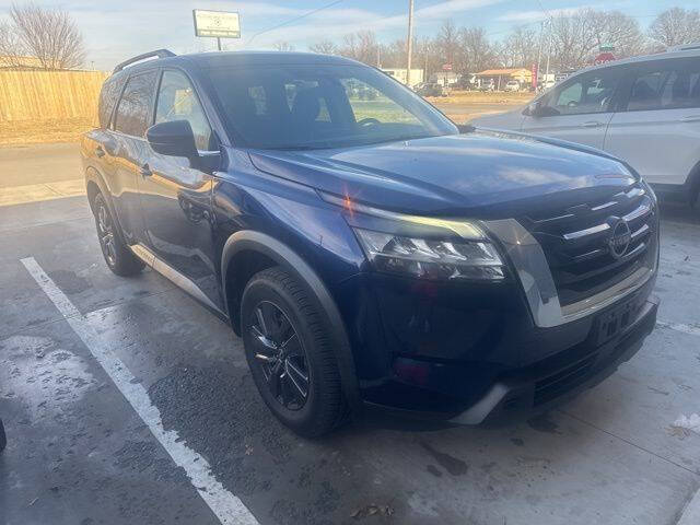 2022 Nissan Pathfinder SV