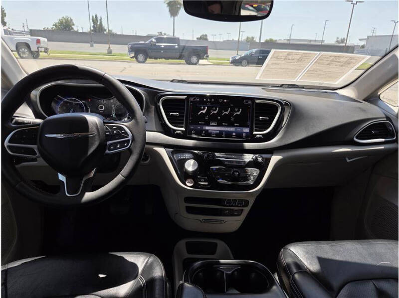 2022 Chrysler Pacifica Touring L