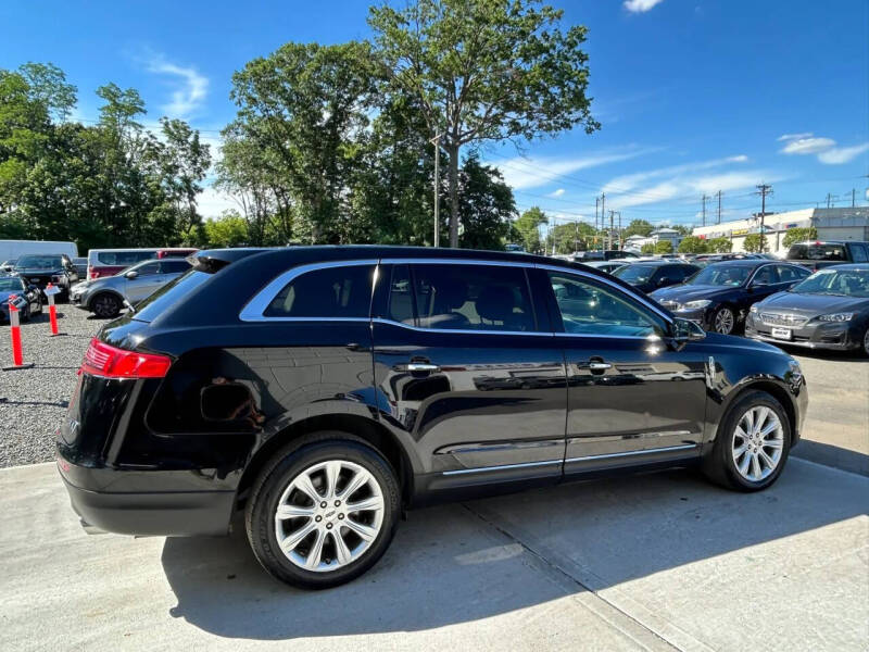 2018 Lincoln MKT Premiere