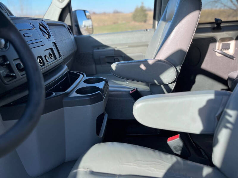 2011 Ford E-Series E-350 SD XL
