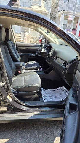 2015 Mitsubishi Outlander SE