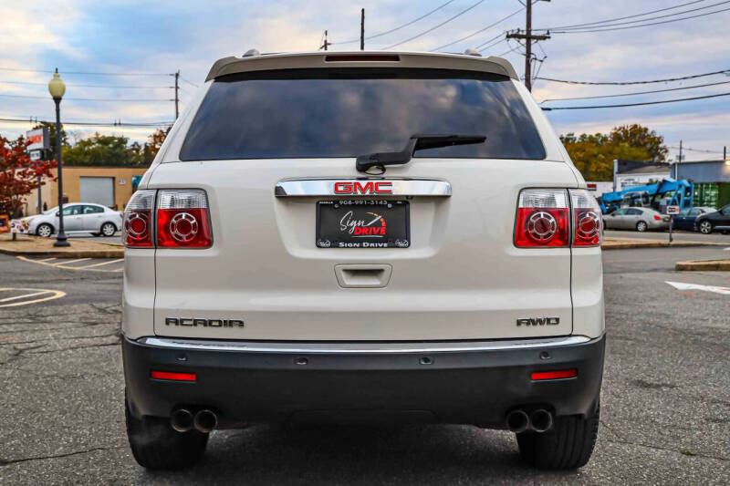 2011 GMC Acadia SLE