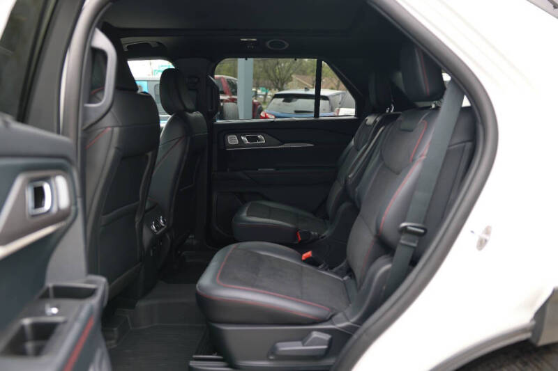 2025 Ford Explorer ST