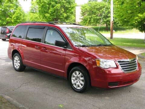 2009 Chrysler Town and Country for sale at The Car Vault in Holliston MA