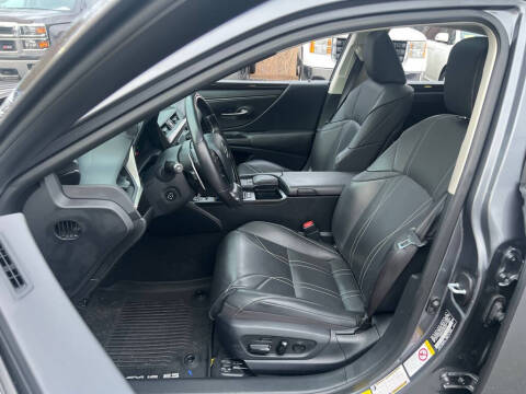 2019 Lexus ES 300h