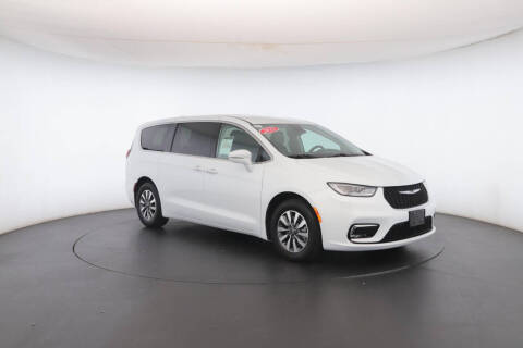 2022 Chrysler Pacifica Hybrid Touring L