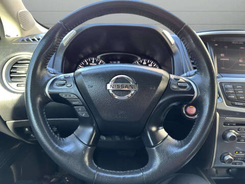 2017 Nissan Pathfinder SL