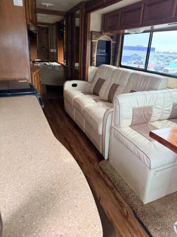 2013 Thor Motor Coach Hurricane