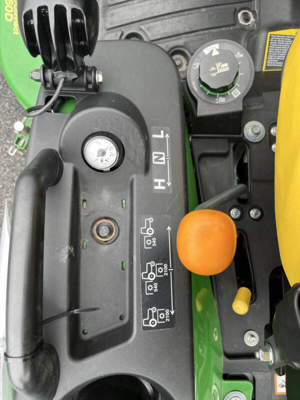 2022 John Deere 1025R