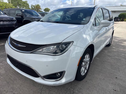2020 Chrysler Pacifica Touring