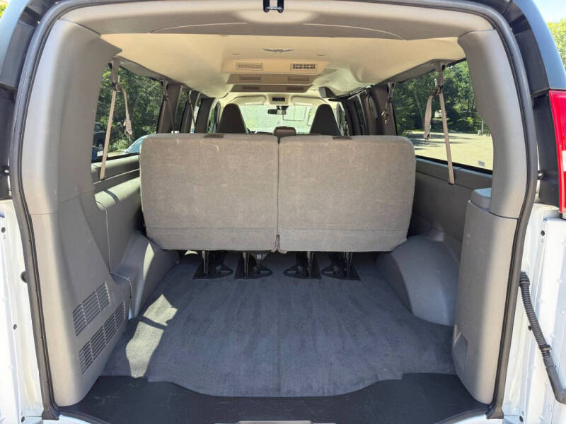 2025 Chevrolet Express LT 3500