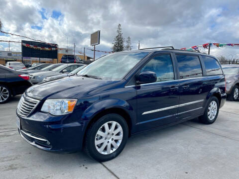 2016 Chrysler Town and Country for sale at Fat City Auto Sales in Stockton CA