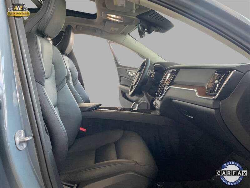 2024 Volvo S60 B5 Plus Dark Theme