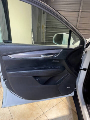 2017 Cadillac XT5 Premium Luxury