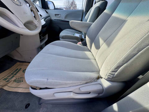 2014 Toyota Sienna L 7-Passenger