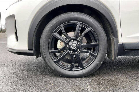 2021 Nissan Kicks SR