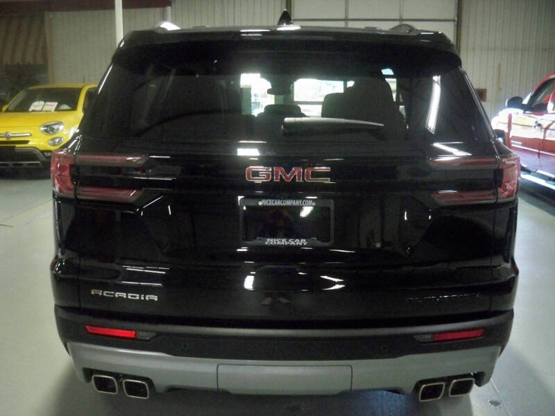 2025 GMC Acadia Elevation
