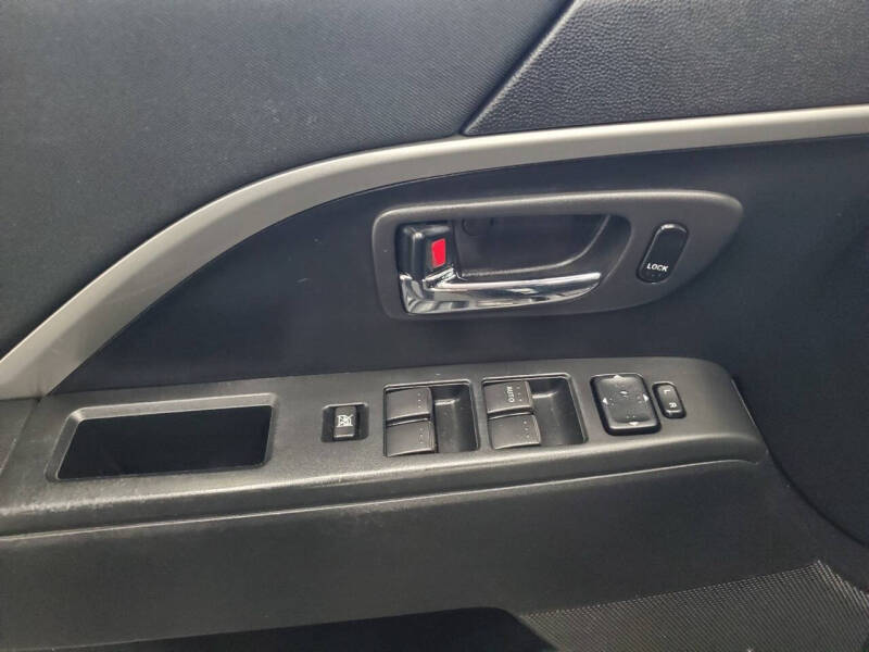 2013 Mazda MAZDA5 Sport