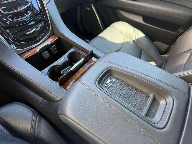 2016 Cadillac Escalade Standard