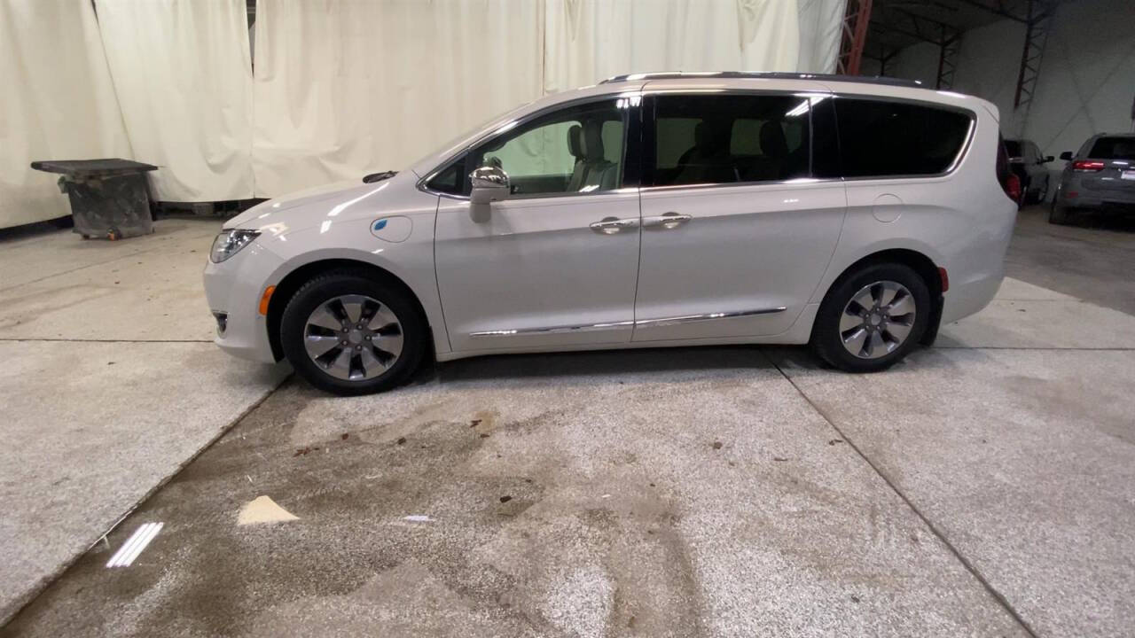 2017 Chrysler Pacifica Hybrid for sale at Victoria Auto Sales in Victoria, MN