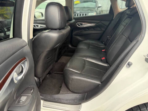 2015 Infiniti Q70 3.7