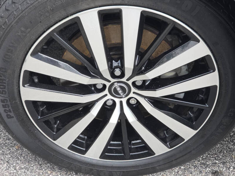 2023 Nissan Pathfinder Platinum