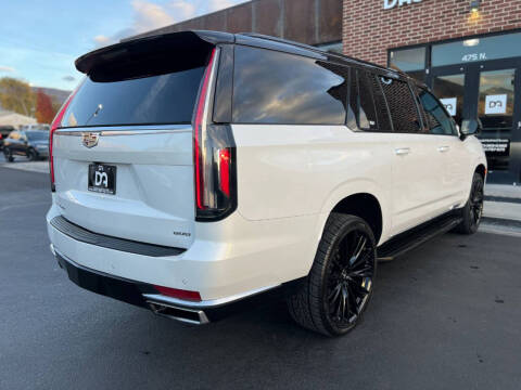 2022 Cadillac Escalade ESV Luxury