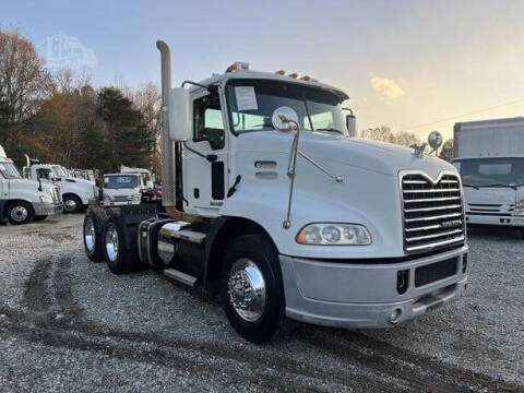 2013 Mack Pinnacle