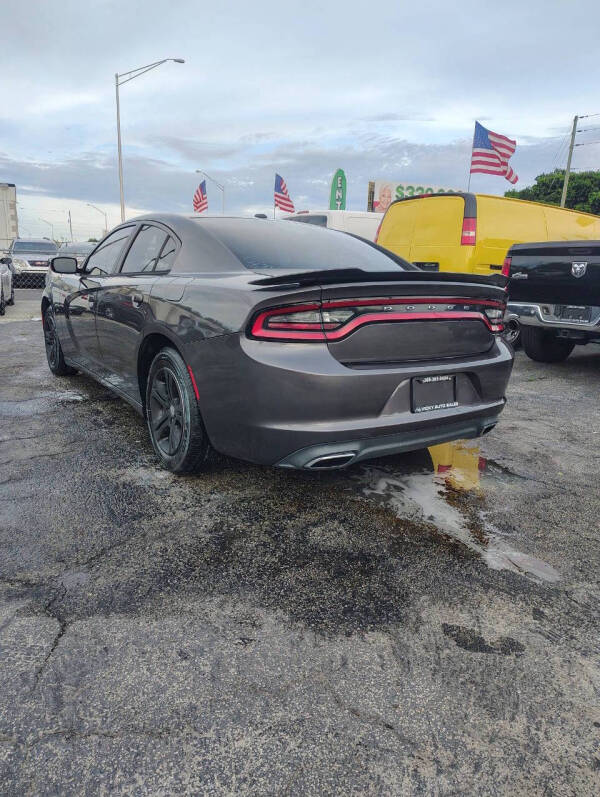 2015 Dodge Charger SE