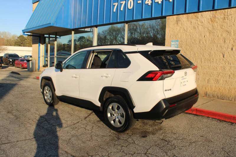 2020 Toyota RAV4 LE