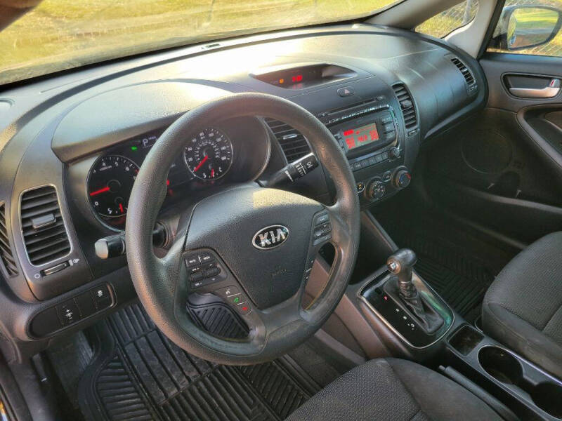 2018 Kia FORTE LX photo 6