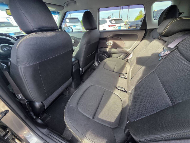 2016 Kia Soul +