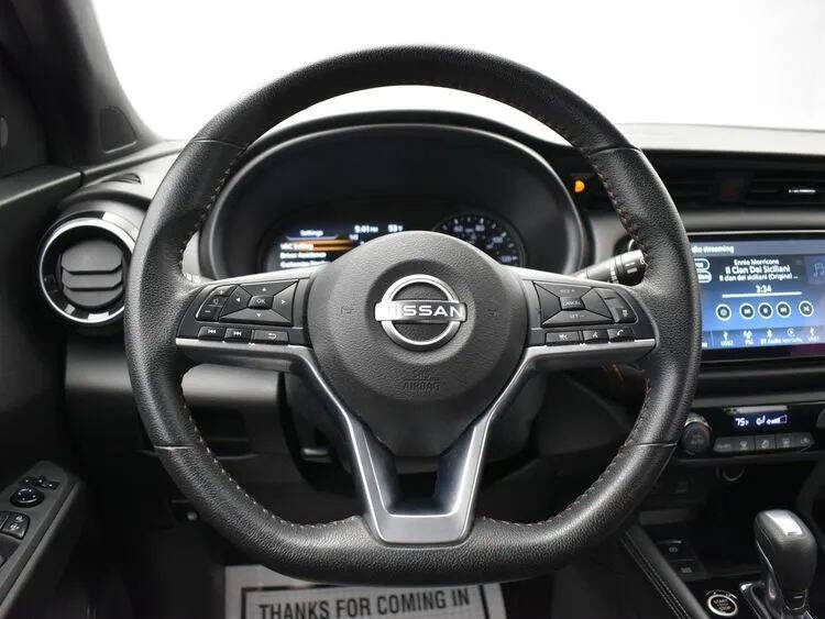 2023 Nissan Kicks SR