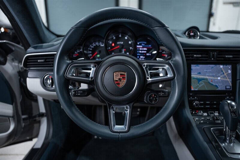 2019 Porsche 911 Carrera GTS