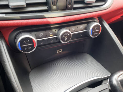 2017 Alfa Romeo Giulia Ti