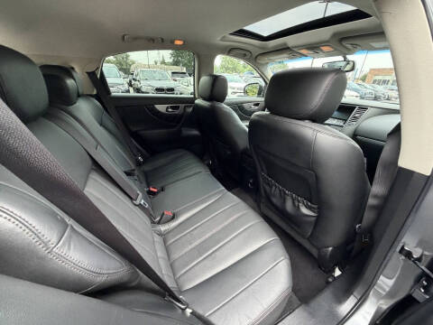 2017 Infiniti QX70