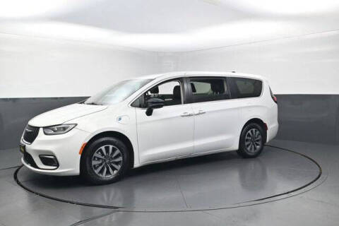 2024 Chrysler Pacifica Plug-In Hybrid Select